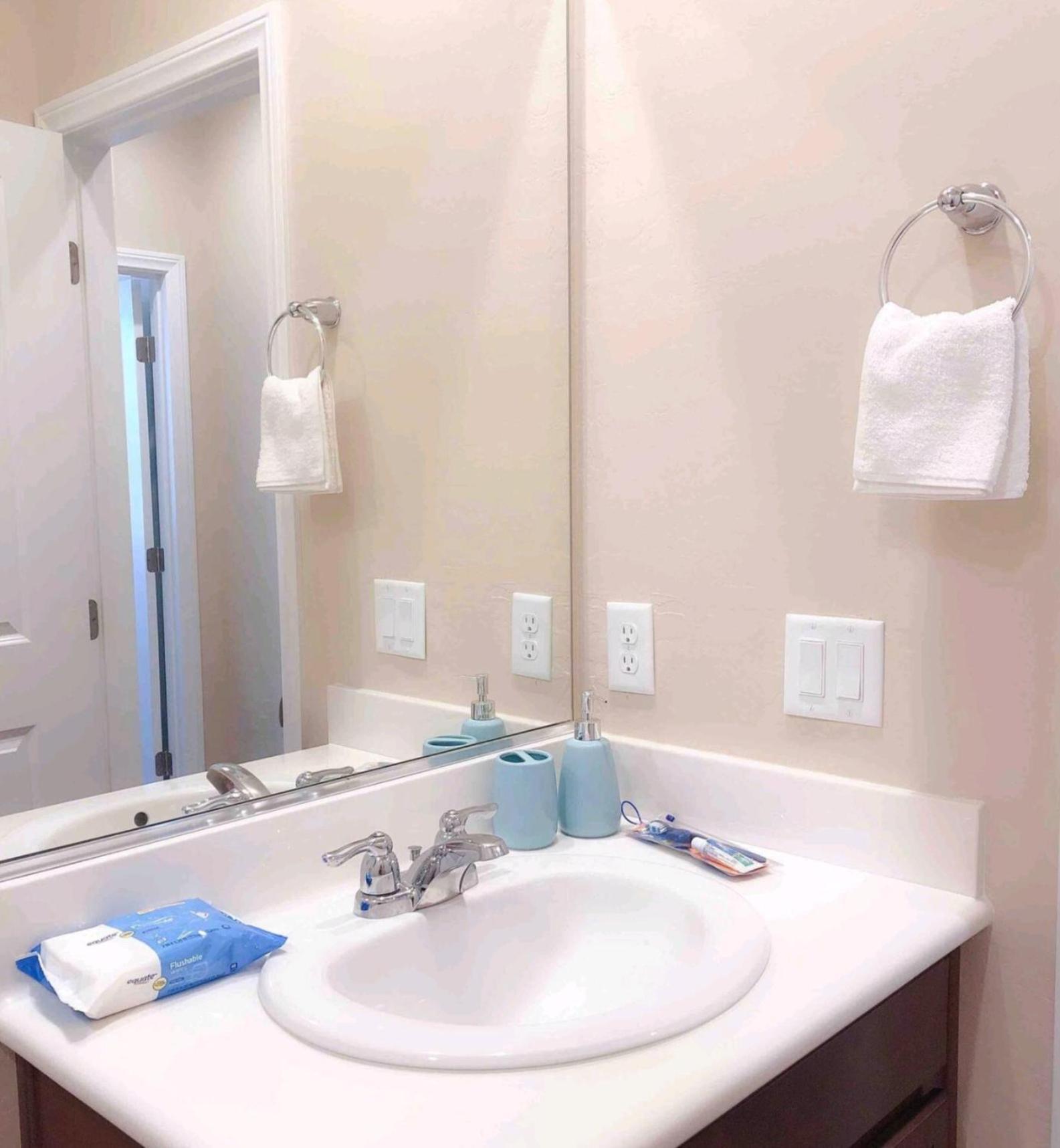 Habitación en casa particular 1 North Vegas Airport Pick Up Private Bathroom Las Vegas